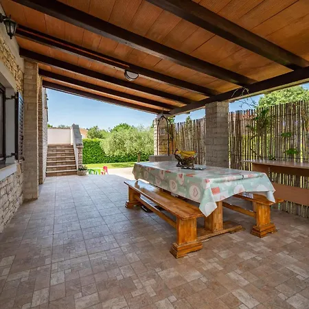 Amazing In With Outdoor Swimming Pool Holiday home