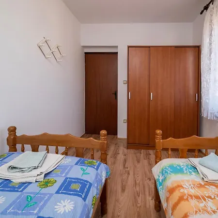 Six-bedroom In Barban