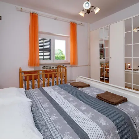 Six-bedroom In