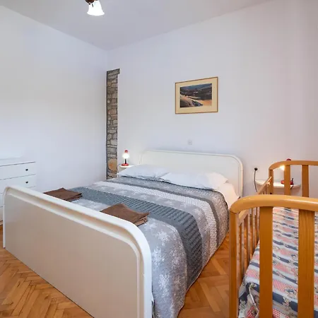 Six-bedroom In 別荘 *