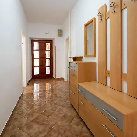 Six-bedroom In *