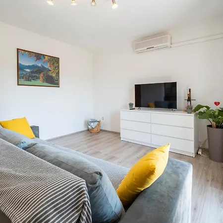 別荘 Six-bedroom In