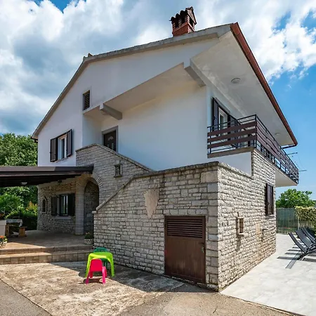 Six-bedroom In 別荘 *