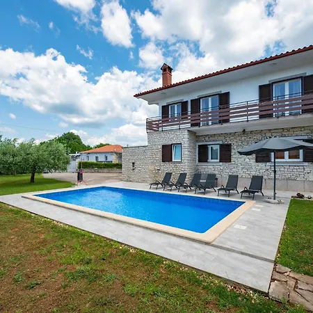 Six-bedroom In * Barban