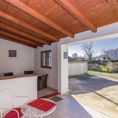 Six-bedroom In 別荘 *