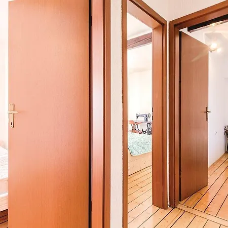 別荘 Six-bedroom In