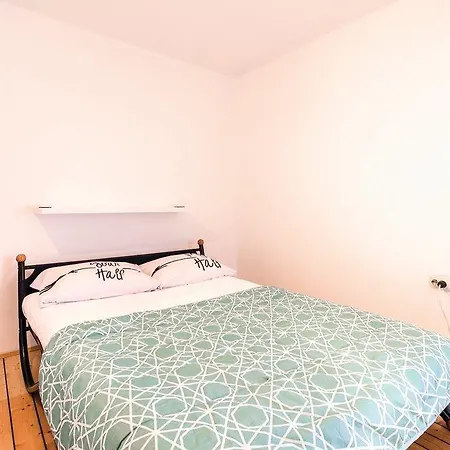Six-bedroom In 別荘