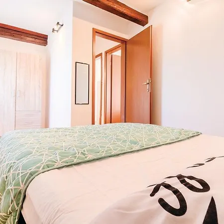 別荘 Six-bedroom In *