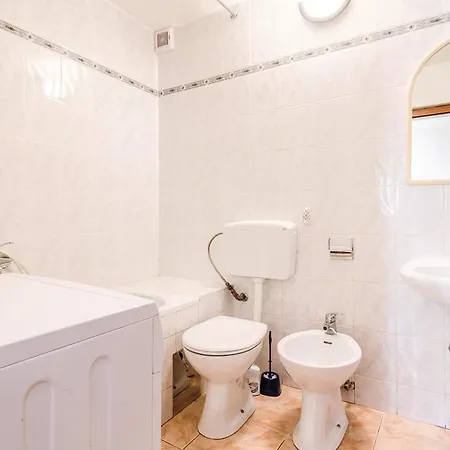 Six-bedroom In 別荘 Barban