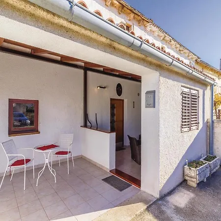 Six-bedroom In 別荘 Barban
