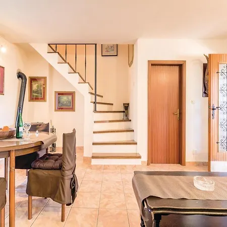 別荘 Six-bedroom In